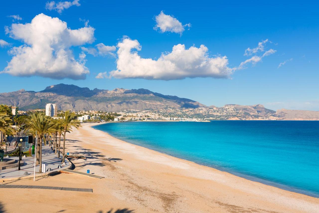 アルビールSanta Barbara Playa Albirアパートメント エクステリア 写真